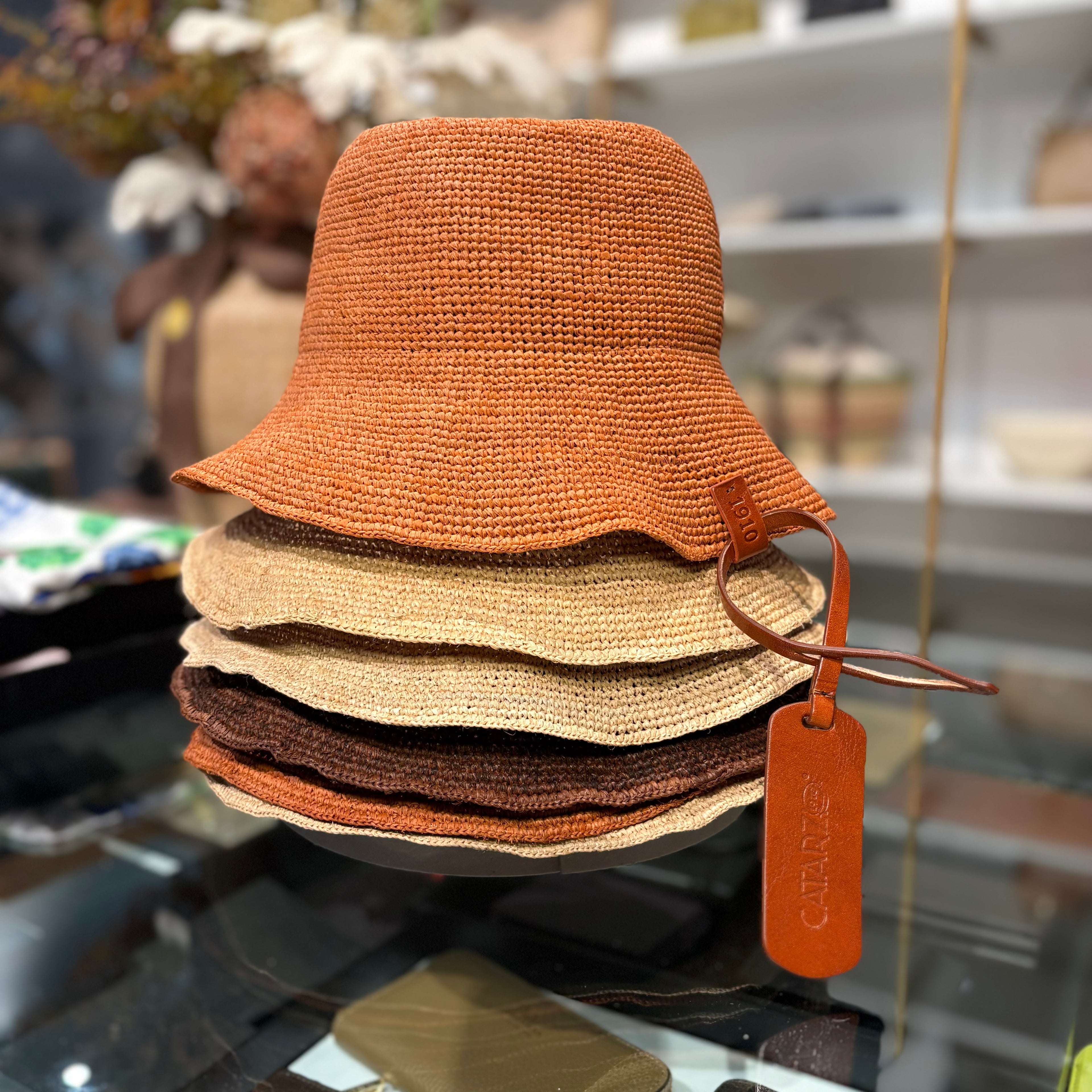 Cloche in rafia ruggine arrotolatile