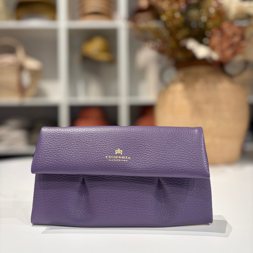 Pochette con catena a spalla